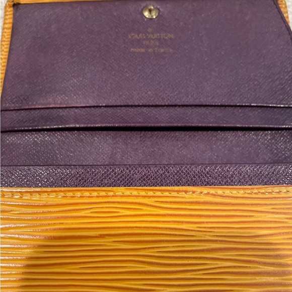 LOUIS VUITTON Epi Wallet Yellow Compact - Picture 10 of 12